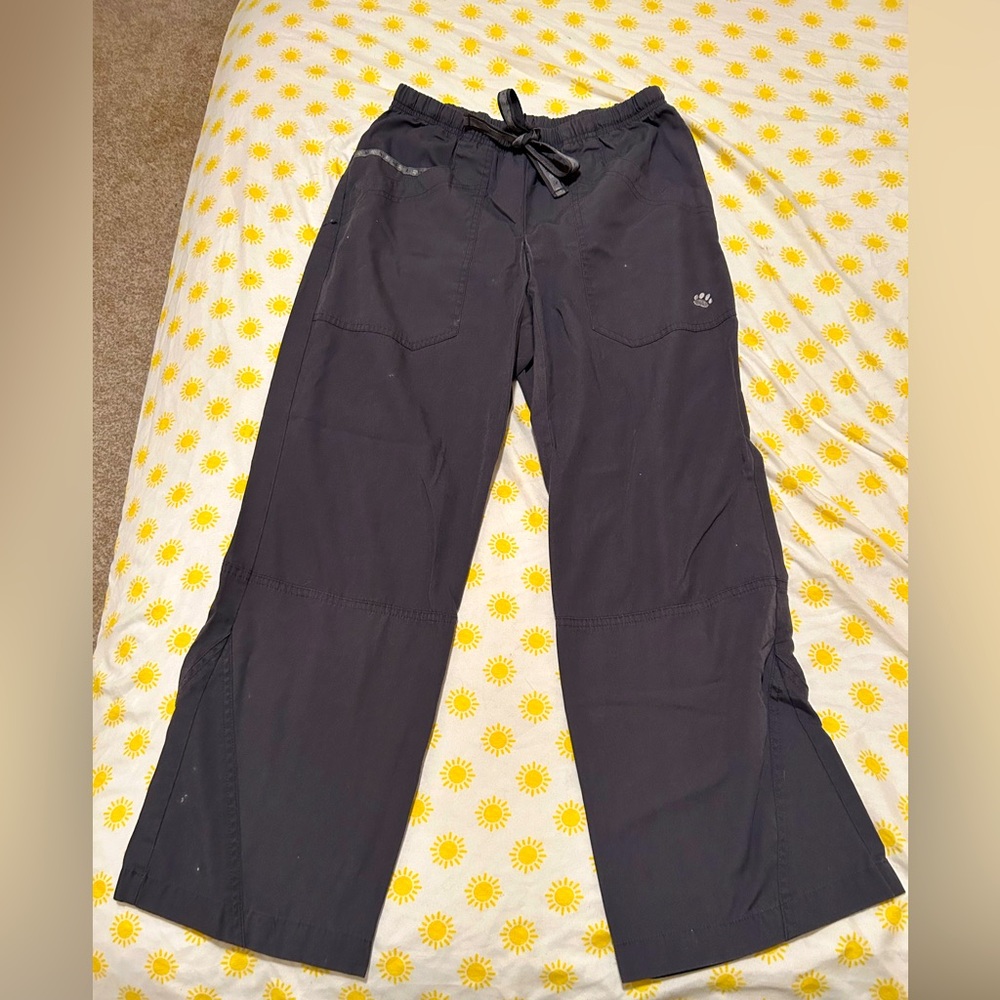 Grey vet scrub pants